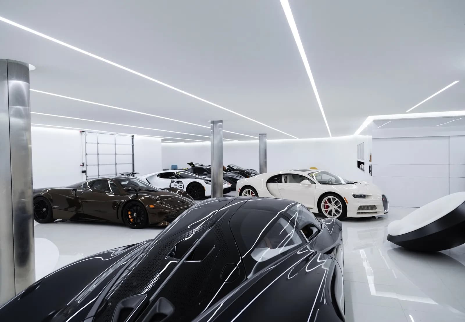 Khoshbin Garage High-End LED Lighting