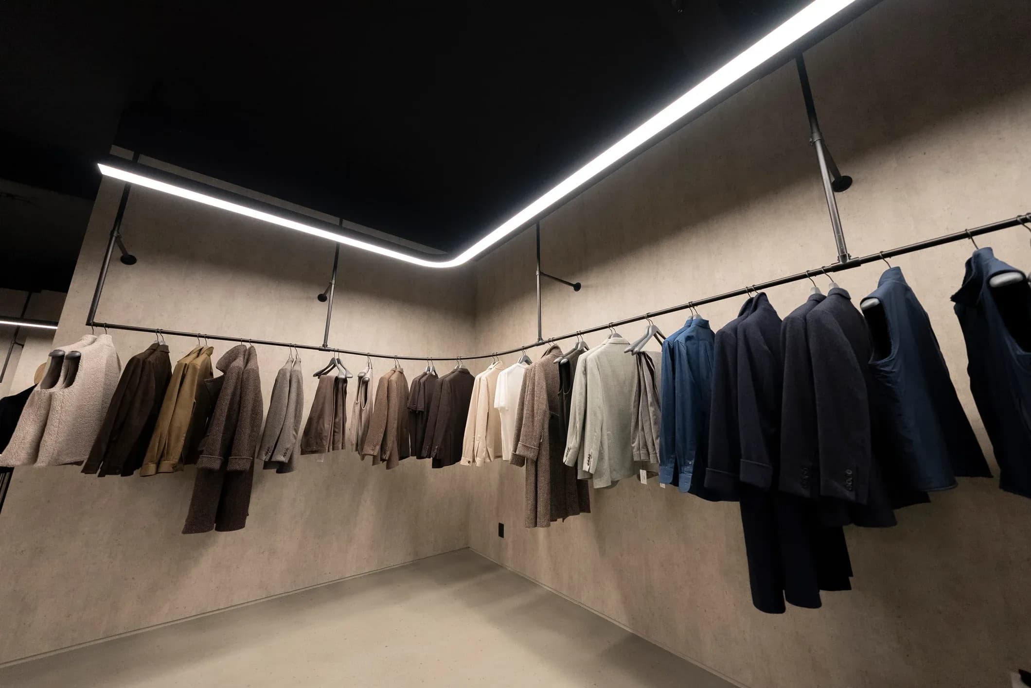 Bespoke LED Lighting Masterpiece by Centerlight in Manhattan Retail Store