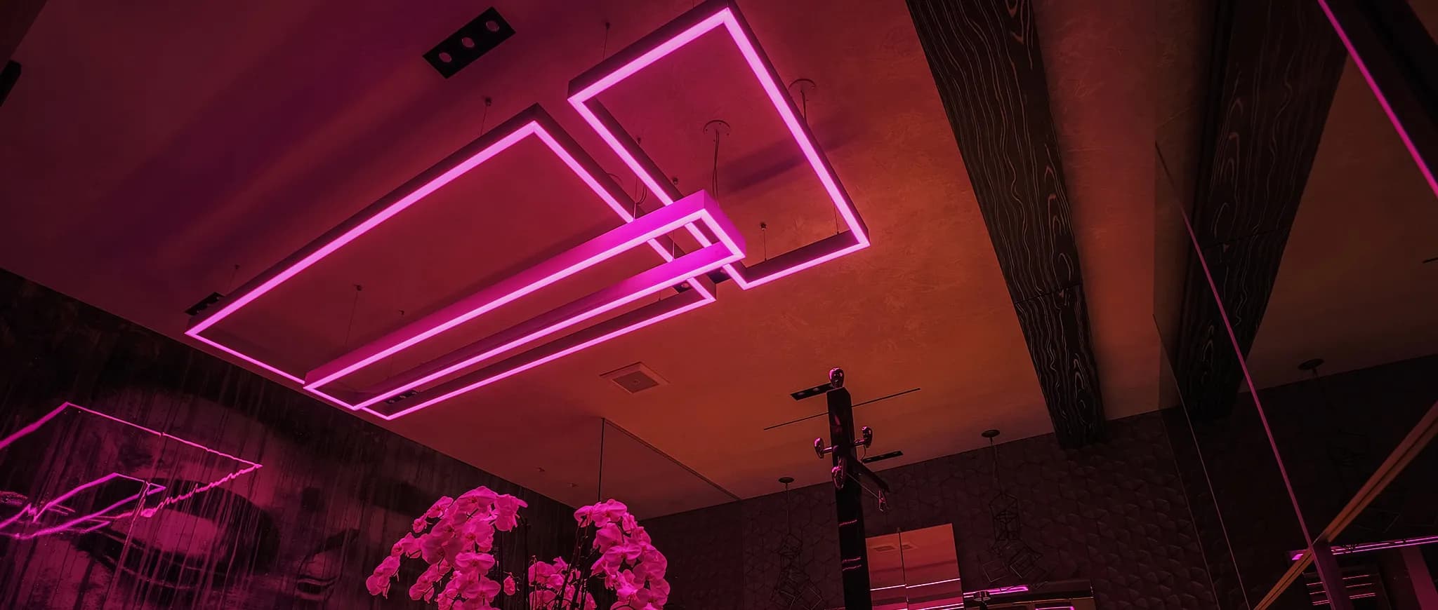 Astonishing Custom Bathroom LED Lighting Design