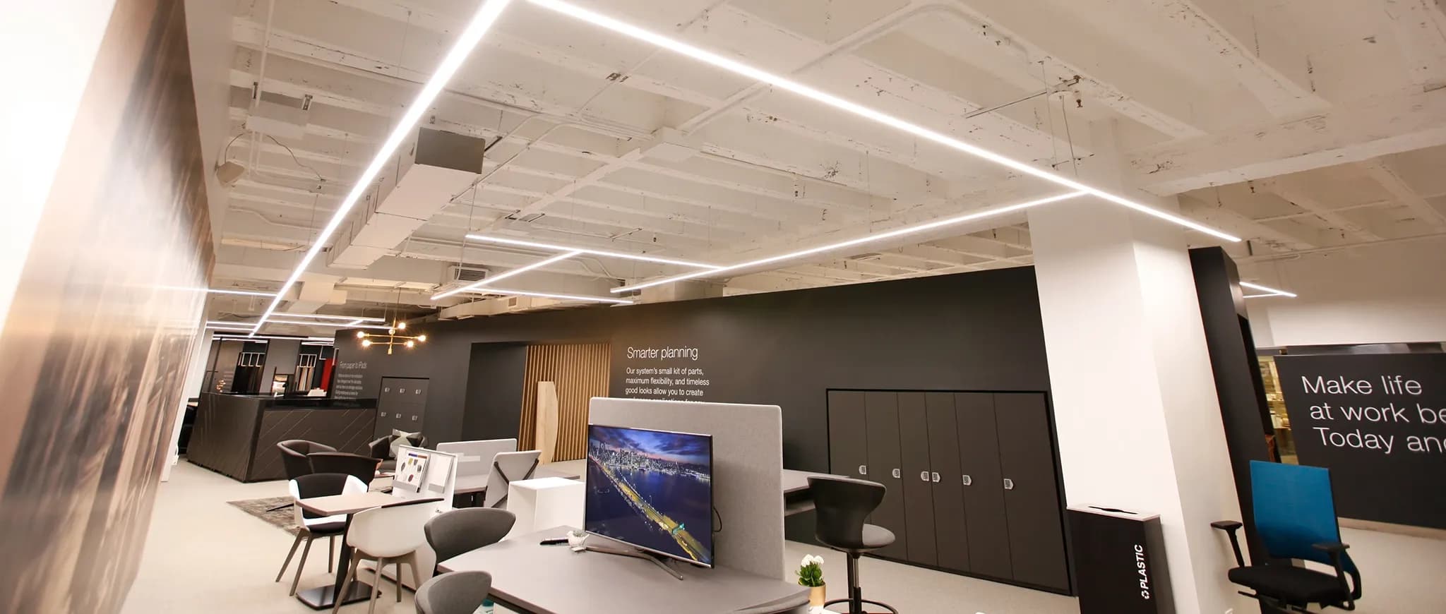 Ultramodern Linear LED Showroom Lighting Design