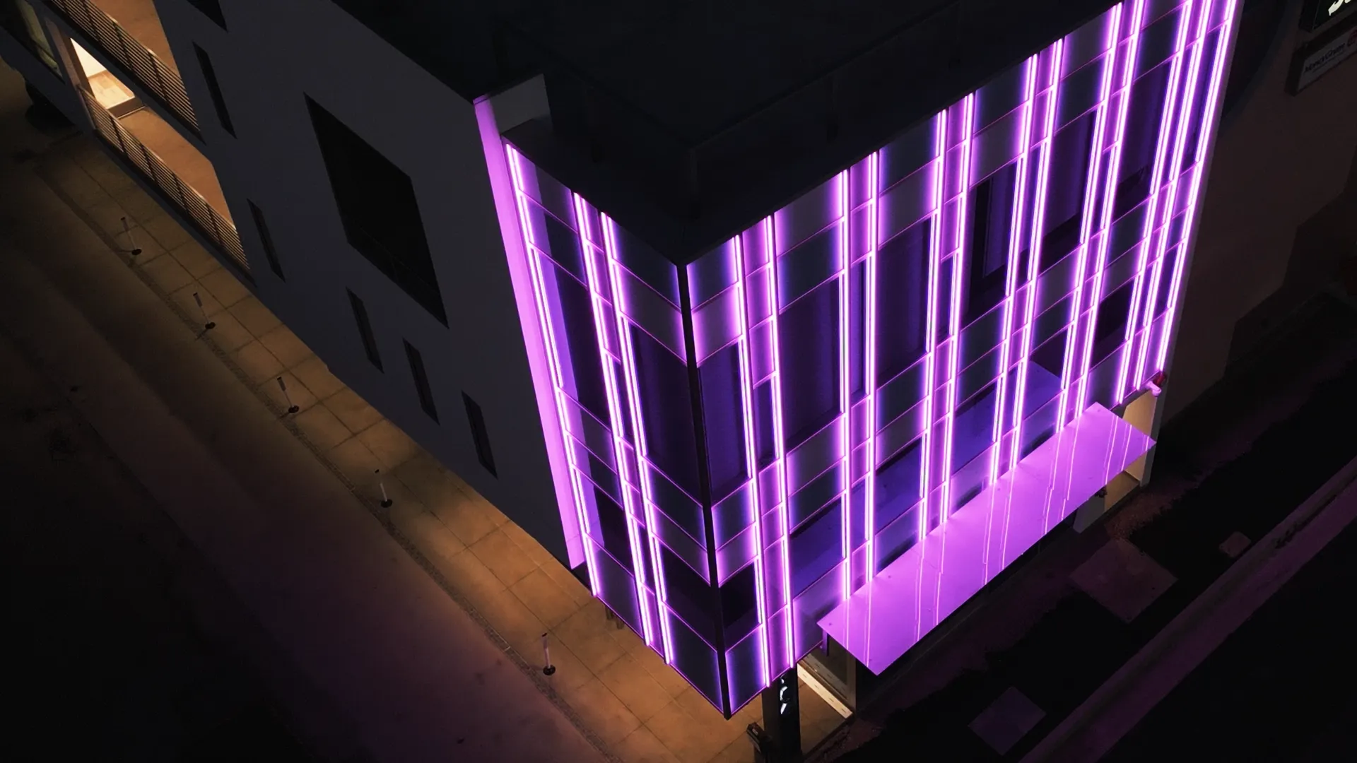 Dragon RGB Outdoor System by Centerlight